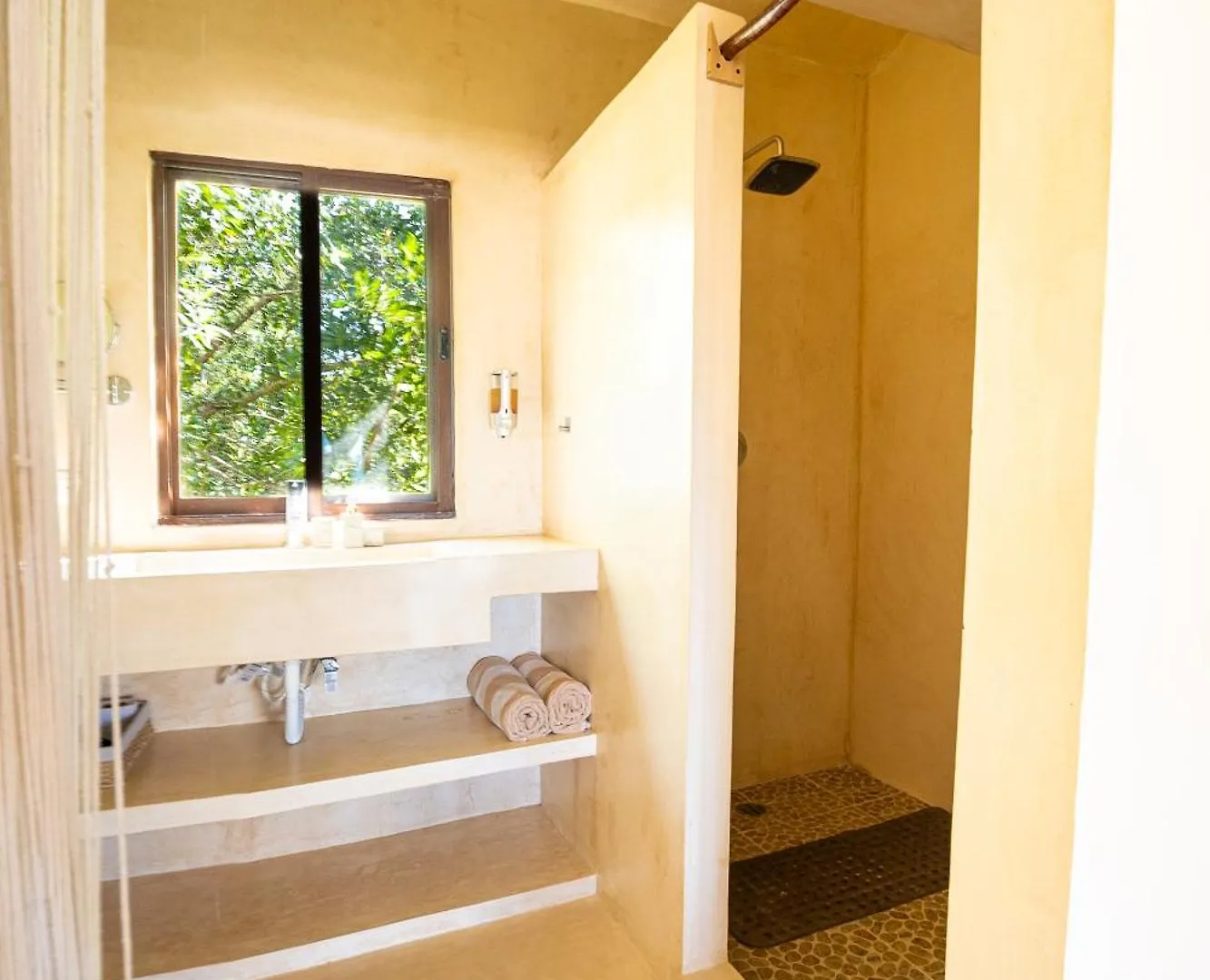 3 Bedrooms House Shared Pool Isla Holbox