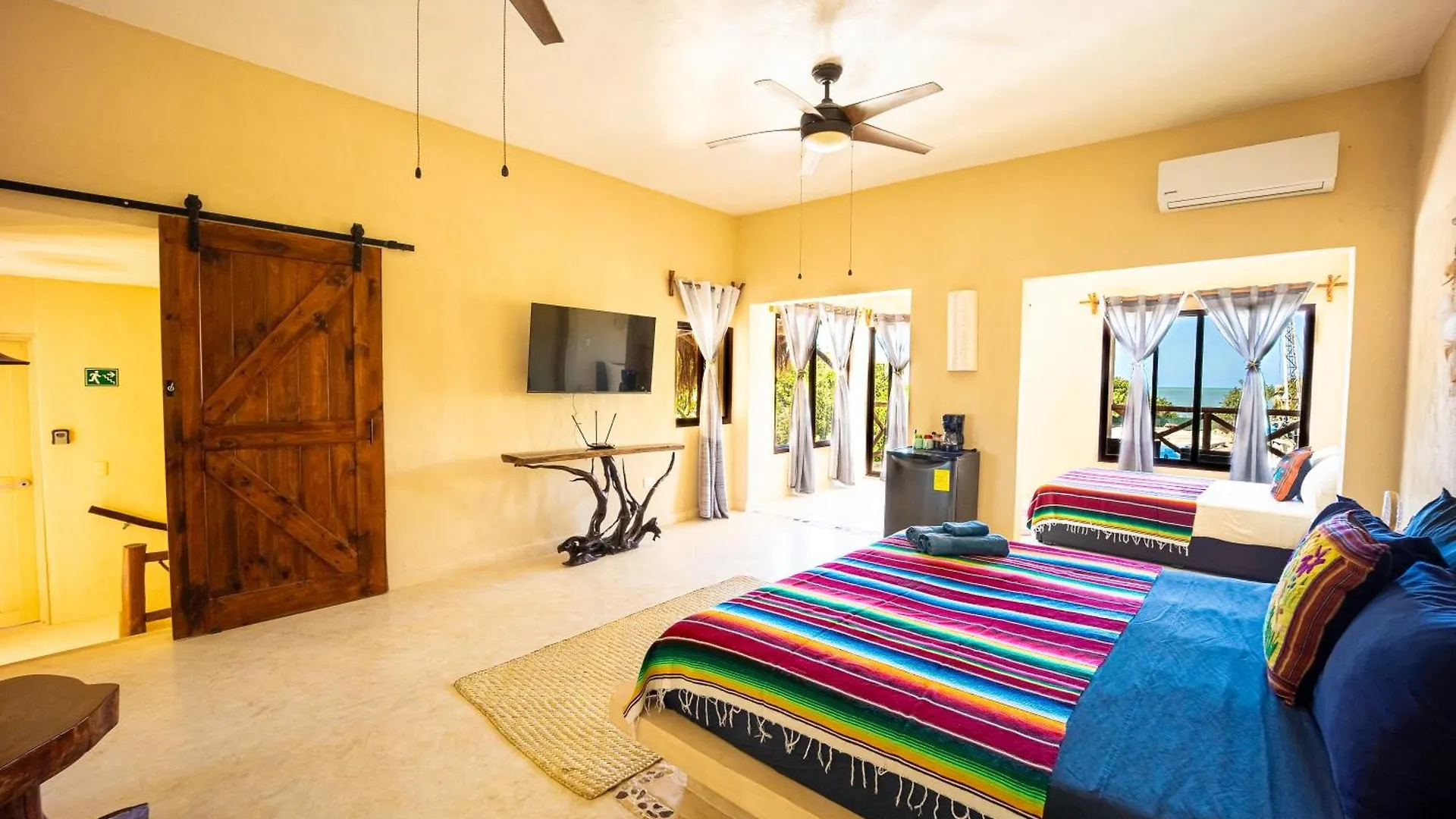 3 Bedrooms House Shared Pool Isla Holbox